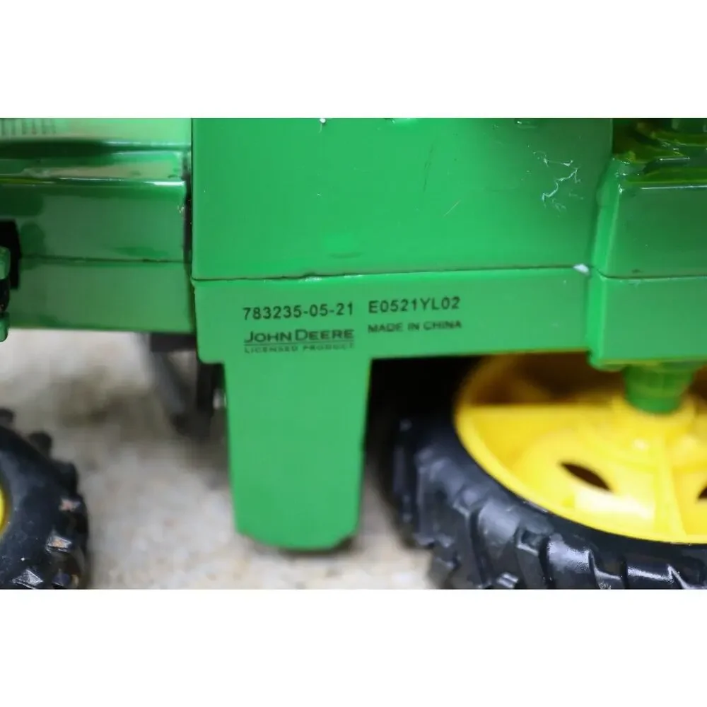 John‎ Deere Toy Tractor Diecast Green and Yellow 6
